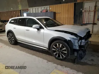 2020 Volvo V60 z VIN YV4102WKXL1031888, wystawiony jako Copart lot #47873925 z przebiegiem 59 799 mil mil oraz Szkody całkowita. Historia ofert i sprzedaży dostępna na DreamBid. Obrazek 4.