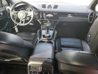 2020 Porsche Cayenne E-Hybrid with VIN WP1AE2AY7LDA22692, listed as a Copart auction lot 42208275 with 33,083 mi miles and Salvage title. Bid and sale history available at DreamBid. Image 8.