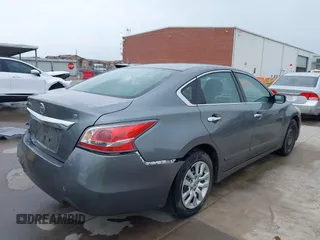 2015 Nissan Altima S z VIN 1N4AL3AP3FC223445, wystawiony jako IAAI lot #42157455 z przebiegiem 173 024 mil mil oraz . Historia ofert i sprzedaży dostępna na DreamBid. Obrazek 4.