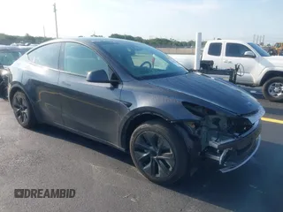 2024 Tesla Model Y с VIN 7SAYGDED3RA329355, выставлен на аукционе IAAI как лот 42343269 с пробегом 8 334 миль миль и . История ставок и продаж доступна на DreamBid. Изображение 1.