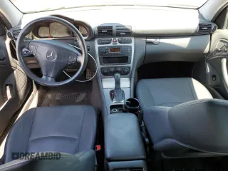 2004 Mercedes-Benz C z VIN WDBRN64J44A634666, wystawiony jako Copart lot #65085215 z przebiegiem 106 079 mil mil oraz Szkoda całkowita • Salvage title. Historia ofert i sprzedaży dostępna na DreamBid. Obrazek 8.