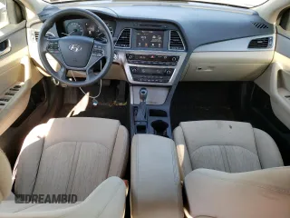 2017 Hyundai Sonata Hybrid SE with VIN KMHE24L18HA058161, listed as a Copart auction lot 52925333 with 37,935 mi miles. Bid and sale history available at carsss.com. Image 8.