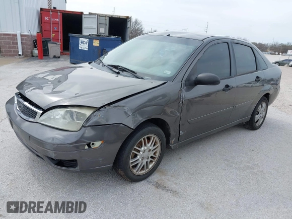 2005 Ford Focus S with VIN 1FAFP34N05W309572, listed as a IAAI auction lot 41861194 with 216,943 mi miles. Bid and sale history available at carsss.com. Image 2.