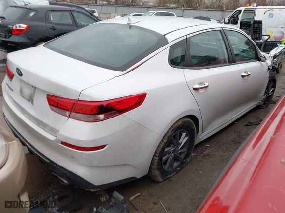 2020 Kia Optima LX with VIN 5XXGT4L32LG382053, listed as a IAAI auction lot 41741903 with 147,428 mi miles. Bid and sale history available at carsss.com. Image 4.