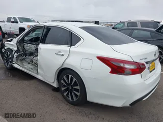 2018 Nissan Altima 2.5 SV with VIN 1N4AL3AP9JC276255, listed as a IAAI auction lot 41700116 with 1 mi miles. Bid and sale history available at carsss.com. Image 3.