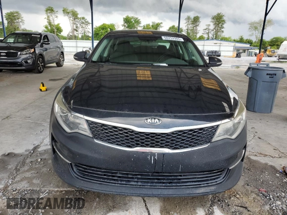 2016 Kia Optima LX z VIN 5XXGT4L37GG097127, wystawiony jako Copart lot #60252905 z przebiegiem 234 533 mil mil oraz Czysty tytuł • Clean title. Historia ofert i sprzedaży dostępna na DreamBid. Obrazek 5.