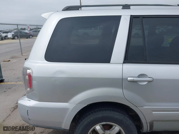 2007 Honda Pilot EX-L with VIN 5FNYF28577B016446, listed as a IAAI auction lot 41975258 with 172,276 mi miles. Bid and sale history available at carsss.com. Image 12.