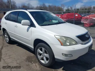 2005 Lexus RX 330 with VIN 2T2HA31U55C068631, listed as a IAAI auction lot 42023672 with 237,686 mi miles. Bid and sale history available at carsss.com. Image 1.