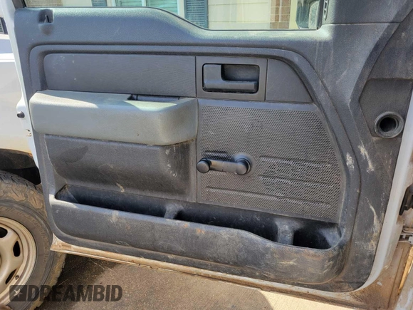 2014 Ford F-150 XL with VIN 1FTFX1EF4EKE59231, listed as a IAAI auction lot 42631384 with 279,670 mi miles and . Bid and sale history available at DreamBid. Image 41.