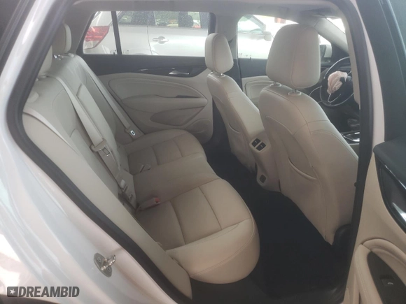 2018 Buick Regal TourX Essence with VIN W04GV8SX8J1102810, listed as a Copart auction lot 41431955 with 22,503 mi miles and Salvage Title. Bid and sale history available at carsss.com. Image 10.