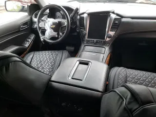 2017 Chevrolet Suburban Premier z VIN 1GNSKJKC3HR322324, wystawiony jako Copart lot #55039595 z przebiegiem 150 117 mil mil oraz Szkoda całkowita • Salvage title. Historia ofert i sprzedaży dostępna na DreamBid. Obrazek 8.