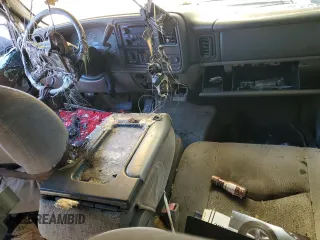 2005 Chevrolet Tahoe LS z VIN 1GNEC13V35J237617, wystawiony jako Copart lot #41955895 z przebiegiem Nie podano mil oraz Szkoda całkowita • Salvage title. Historia ofert i sprzedaży dostępna na DreamBid. Obrazek 8.