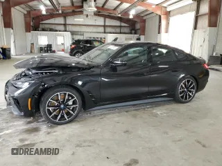 2022 BMW i4 eDrive40 with VIN WBY73AW03NFM94635, listed as a Copart auction lot 60828383 with 4,570 mi miles. Bid and sale history available at carsss.com. Image 1.