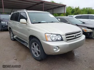 2002 Toyota Highlander with VIN JTEGF21A620051811, listed as a IAAI auction lot 41963829 with 382,828 mi miles. Bid and sale history available at carsss.com. Image 1.