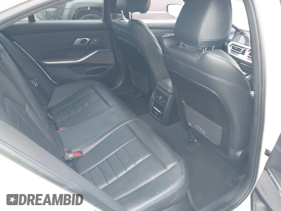 2021 BMW 3 Series M340i with VIN 3MW5U7J01M8B74069, listed as a IAAI auction lot 41879940 with 61,721 mi miles. Bid and sale history available at carsss.com. Image 8.