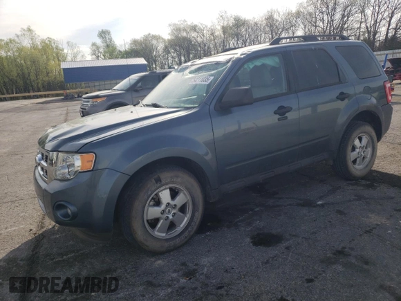2012 Ford Escape XLT z VIN 1FMCU0D71CKA38530, wystawiony jako Copart lot #54211035 z przebiegiem 136 193 mil mil oraz Szkoda całkowita • Salvage title. Historia ofert i sprzedaży dostępna na DreamBid. Obrazek 1.