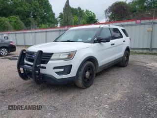 2016 Ford Police Interceptor Utility z VIN 1FM5K8AR7GGA08217, wystawiony jako IAAI lot #42180179 z przebiegiem 122 649 mil mil oraz . Historia ofert i sprzedaży dostępna na DreamBid. Obrazek 17.