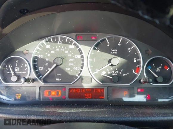 2003 BMW 3 Series 330xi with VIN WBAEW53493PN30296, listed as a IAAI auction lot 41429776 with 233,013 mi miles. Bid and sale history available at carsss.com. Image 7.