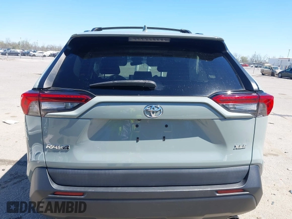 2021 Toyota RAV4 XLE with VIN 2T3W1RFV2MW137411, listed as a IAAI auction lot 41781029 with 80,002 mi miles. Bid and sale history available at carsss.com. Image 16.