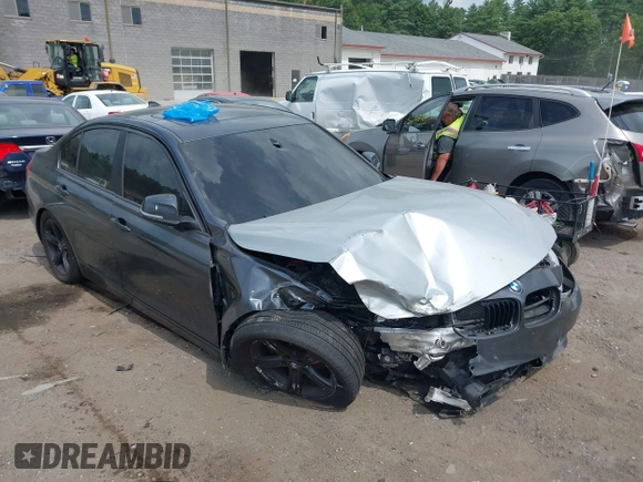 2015 BMW 3 Series 328i xDrive с VIN WBA3B5G53FNS20635, выставлен на аукционе IAAI как лот 42744509 с пробегом Не указан миль и . История ставок и продаж доступна на DreamBid. Изображение 1.