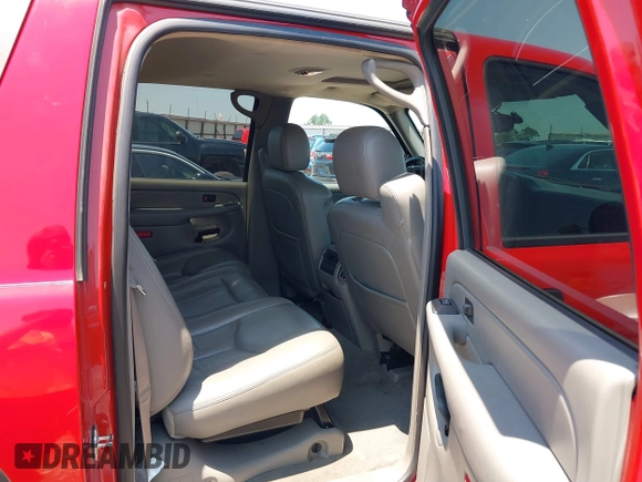 2005 Chevrolet Avalanche LT with VIN 3GNEC12Z35G179854, listed as a IAAI auction lot 42443728 with 263,042 mi miles and . Bid and sale history available at DreamBid. Image 8.