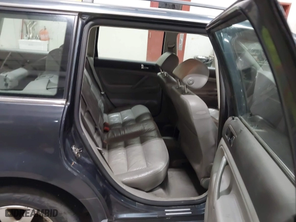 2003 Volkswagen Passat GLS with VIN WVWVD63B63E368748, listed as a IAAI auction lot 42022512 with 130,038 mi miles. Bid and sale history available at carsss.com. Image 8.