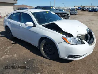 2013 Chrysler 200 LX with VIN 1C3CCBAB1DN640487, listed as a IAAI auction lot 41772952 with 173,109 mi miles. Bid and sale history available at carsss.com. Image 1.