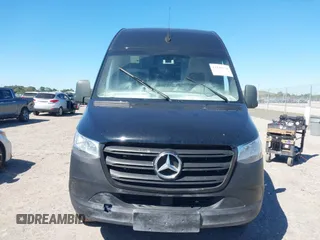 2019 Mercedes-Benz Sprinter Cargo z VIN WD4PF1CD8KP143473, wystawiony jako IAAI lot #41825674 z przebiegiem 99 261 mil mil oraz . Historia ofert i sprzedaży dostępna na DreamBid. Obrazek 6.