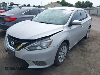 2017 Nissan Sentra SR z VIN 3N1AB7AP0HY390587, wystawiony jako IAAI lot #42064245 z przebiegiem 175 046 mil mil oraz . Historia ofert i sprzedaży dostępna na DreamBid. Obrazek 17.