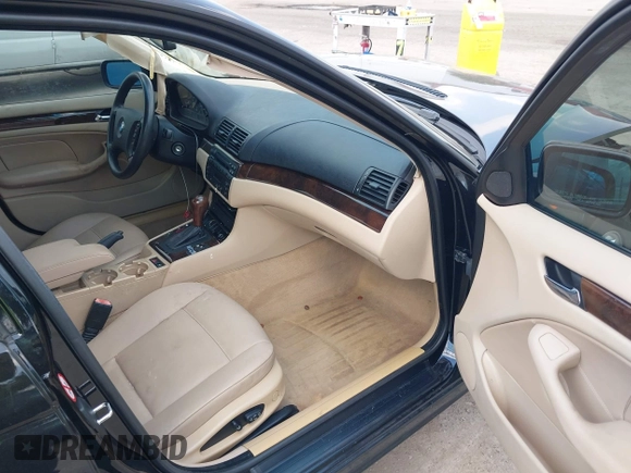 2002 BMW 3 Series 325i with VIN WBAET37412NG78995, listed as a IAAI auction lot 41965274 with 131,138 mi miles. Bid and sale history available at carsss.com. Image 5.