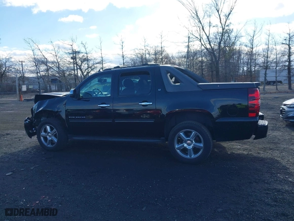 2012 Chevrolet Avalanche LT with VIN 3GNTKFE77CG228522, listed as a IAAI auction lot 40941557 with 166,954 mi miles. Bid and sale history available at carsss.com. Image 14.