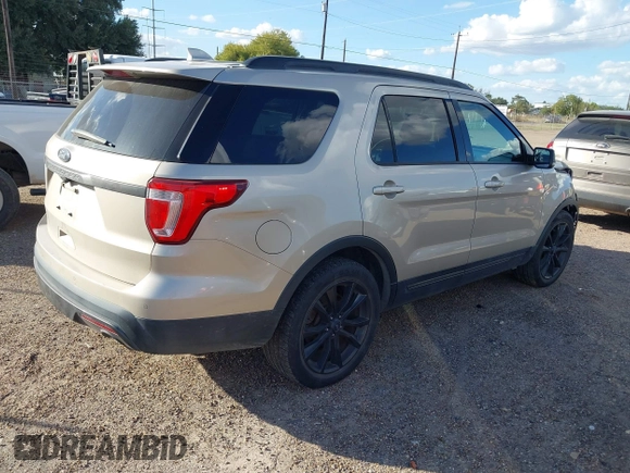 2017 Ford Explorer XLT with VIN 1FM5K7D82HGC04872, listed as a IAAI auction lot 40681891 with 87,480 mi miles and . Bid and sale history available at DreamBid. Image 4.
