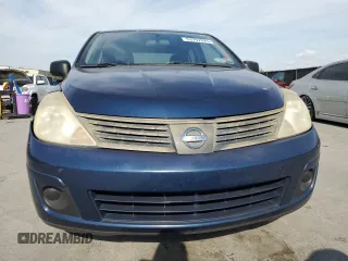 2009 Nissan Versa 1.6 z VIN 3N1CC11E49L476159, wystawiony jako Copart lot #53792025 z przebiegiem 242 459 mil mil oraz Szkoda całkowita • Salvage title. Historia ofert i sprzedaży dostępna na DreamBid. Obrazek 5.