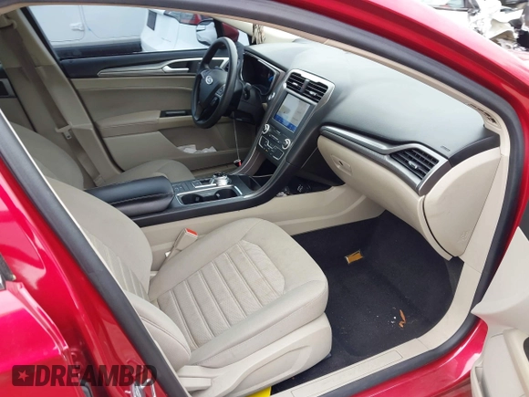 2020 Ford Fusion SE with VIN 3FA6P0HD5LR252186, listed as a IAAI auction lot 41394708 with 99,092 mi miles. Bid and sale history available at carsss.com. Image 5.