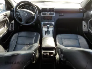2006 Mercedes-Benz C 230 Sport z VIN WDBRF52H56E021989, wystawiony jako Copart lot #50499115 z przebiegiem 166 279 mil mil oraz Szkoda całkowita • Salvage title. Historia ofert i sprzedaży dostępna na DreamBid. Obrazek 8.