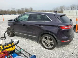 2015 Lincoln MKC z VIN 5LMCJ2A93FUJ01840, wystawiony jako Copart lot #53269035 z przebiegiem 110 572 mil mil oraz Szkoda całkowita • Salvage title. Historia ofert i sprzedaży dostępna na DreamBid. Obrazek 2.