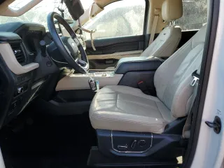 2023 Ford Expedition Max Platinum с VIN 1FMJK1M87PEA00560, выставлен на аукционе Copart как лот 74485924 с пробегом 24 456 миль миль и Списание • Salvage title. История ставок и продаж доступна на DreamBid. Изображение 7.