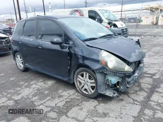 2008 Honda Fit Sport with VIN JHMGD386X8S063067, listed as a IAAI auction lot 41798520 with 282,302 mi miles. Bid and sale history available at carsss.com. Image 1.