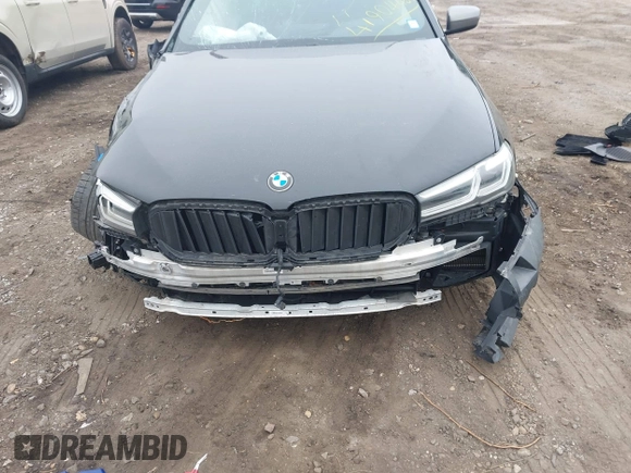 2022 BMW 5 Series M550i xDrive z VIN WBA13BK01NCH76521, wystawiony jako IAAI lot #41904437 z przebiegiem Nie podano mil oraz . Historia ofert i sprzedaży dostępna na DreamBid. Obrazek 13.
