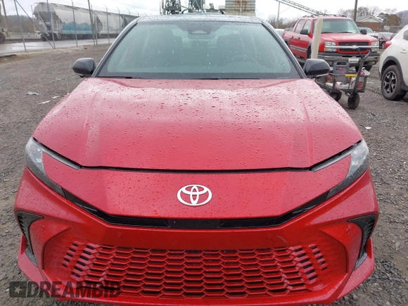2025 Toyota Camry LE with VIN 4T1DAACK6SU052760, listed as a IAAI auction lot 41923980 with 5,586 mi miles and . Bid and sale history available at DreamBid. Image 12.