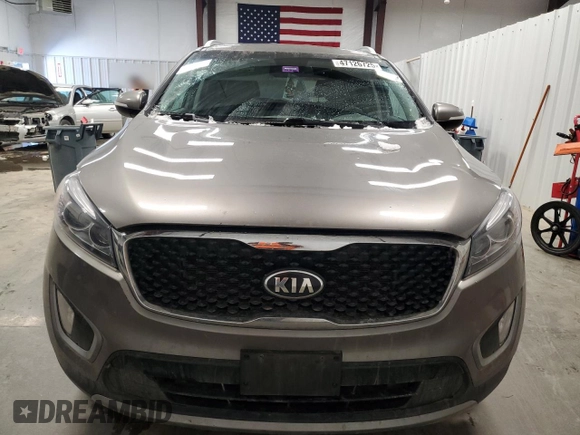 2016 Kia Sorento EX with VIN 5XYPHDA51GG103635, listed as a Copart auction lot 47126725 with 187,003 mi miles and Salvage Title. Bid and sale history available at carsss.com. Image 5.
