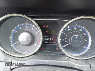 2011 Hyundai Sonata SE with VIN 5NPEC4ACXBH180753, listed as a IAAI auction lot 41953551 with 197,122 mi miles. Bid and sale history available at carsss.com. Image 7.