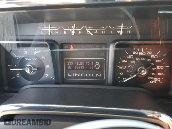 2011 Lincoln Navigator z VIN 5LMJJ2H54BEJ04714, wystawiony jako Copart lot #83490764 z przebiegiem 82 685 mil mil oraz Szkoda całkowita • Salvage title. Historia ofert i sprzedaży dostępna na DreamBid. Obrazek 9.