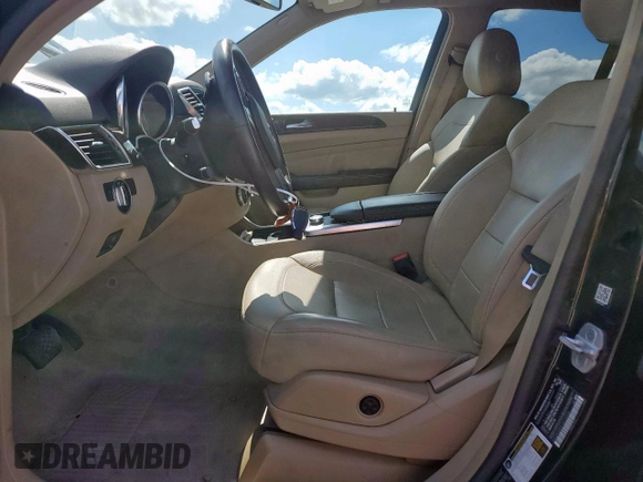 2015 Mercedes-Benz M 350 z VIN 4JGDA5JB9FA610926, wystawiony jako Copart lot #56190105 z przebiegiem 73 206 mil mil oraz Szkoda całkowita • Salvage title. Historia ofert i sprzedaży dostępna na DreamBid. Obrazek 7.