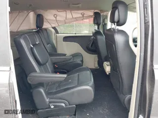 2015 Chrysler Town & Country Touring-L with VIN 2C4RC1CG9FR674238, listed as a IAAI auction lot 41908335 with 138,819 mi miles. Bid and sale history available at carsss.com. Image 8.