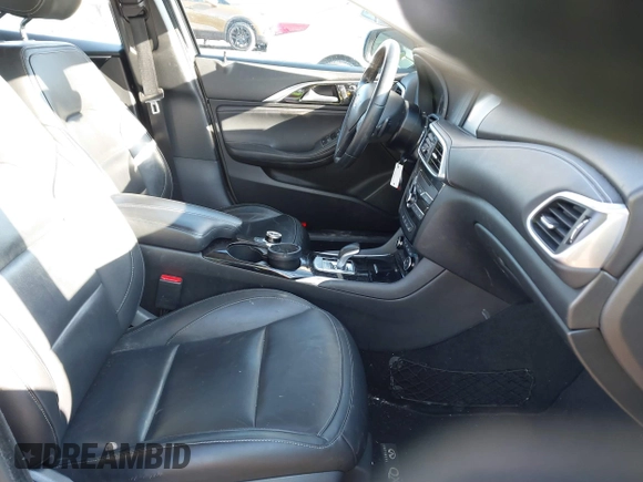 2017 Infiniti QX30 Luxury with VIN SJKCH5CR1HA020547, listed as a IAAI auction lot 41500509 with 64,263 mi miles. Bid and sale history available at carsss.com. Image 5.