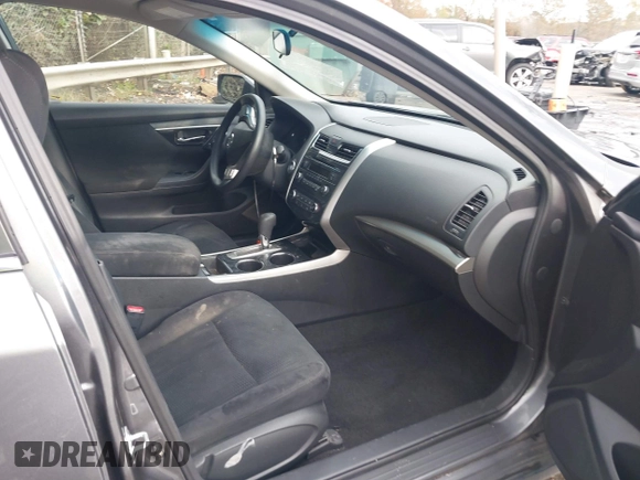 2014 Nissan Altima SV with VIN 1N4AL3AP1EN355509, listed as a IAAI auction lot 40895974 with 264,525 mi miles and . Bid and sale history available at carsss.com. Image 5.