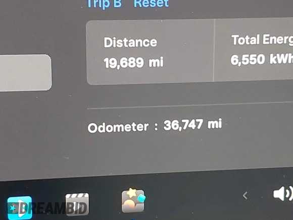 2022 Tesla Model Y Performance z VIN 7SAYGDEF4NF350696, wystawiony jako IAAI lot #41662924 z przebiegiem 36 747 mil mil oraz . Historia ofert i sprzedaży dostępna na DreamBid. Obrazek 15.