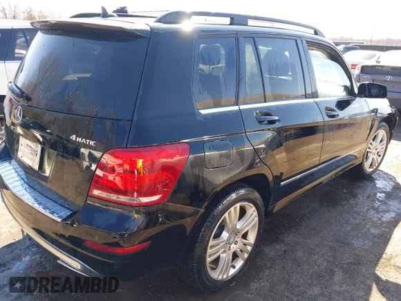 2013 Mercedes-Benz GLK with VIN WDCGG8JBXDG123692, listed as a IAAI auction lot 41578447 with 210,487 mi miles. Bid and sale history available at carsss.com. Image 4.