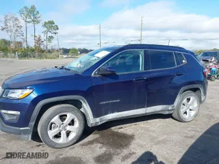 2021 Jeep Compass Altitude with VIN 3C4NJCBB4MT510184, listed as a IAAI auction lot 40973629 with 52,860 mi miles. Bid and sale history available at carsss.com. Image 14.